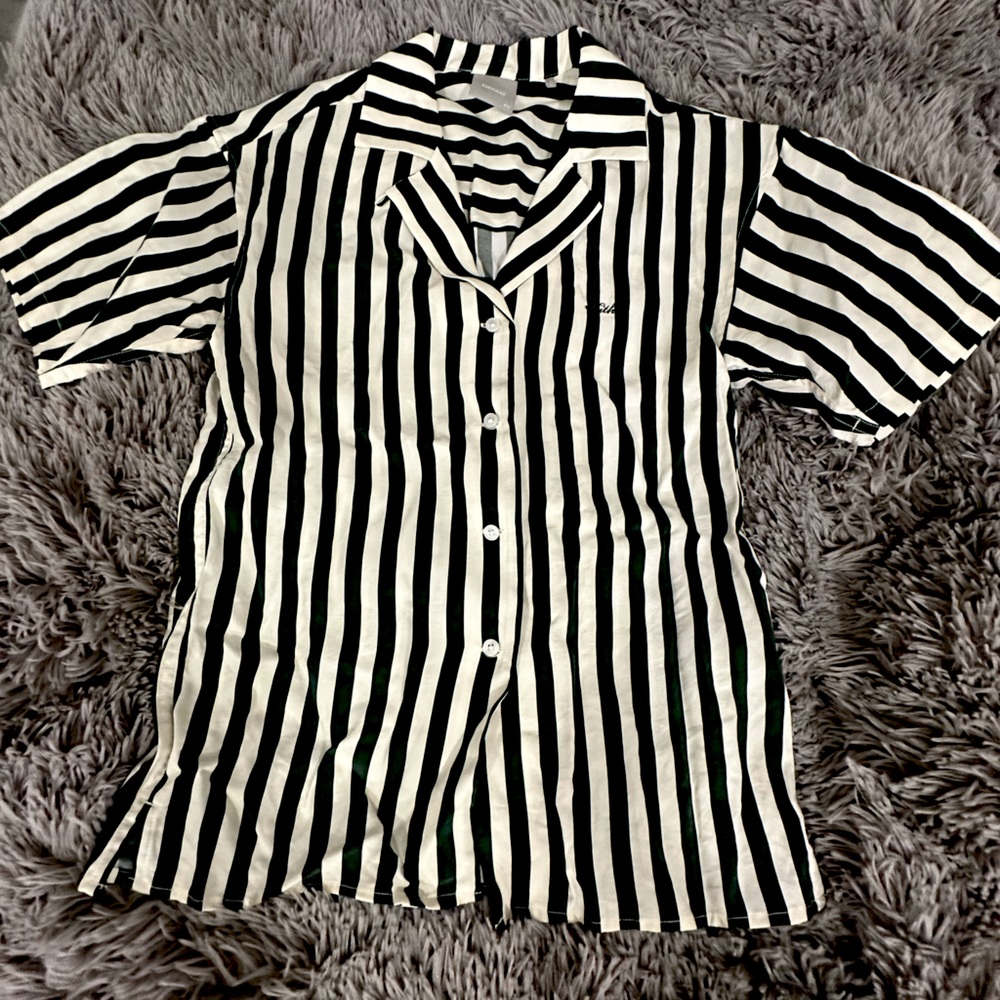 Kith Women’s button down short sleeve blouse